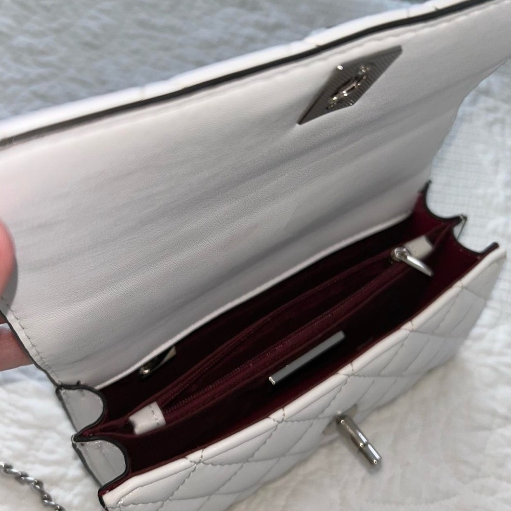 Quilted Mini Trendy CC Wallet On Chain WOC White with Silver Accents - Picture 3 of 4